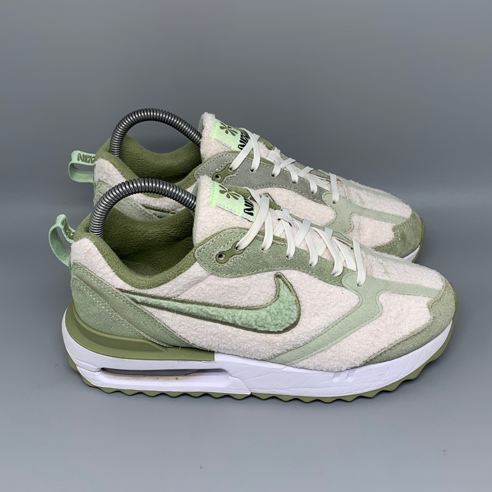 Nike Air Max Dawn Honey Dew Green Running Shoes FB1876-031 Women’s Sz 7.5